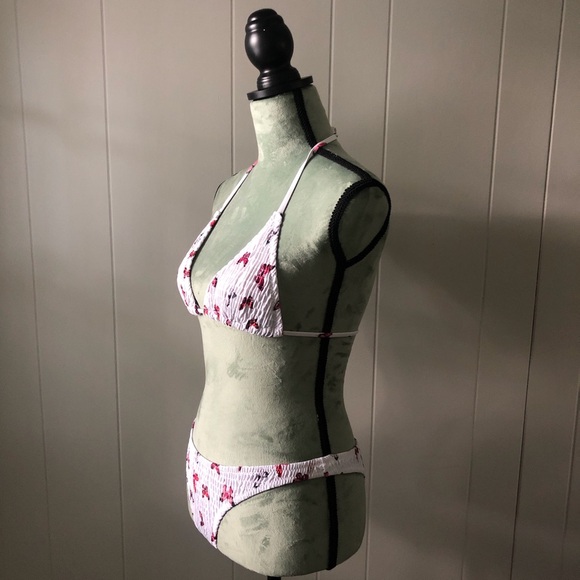 Women's Swimwear Butterfly Print Halter Pleated Wrinkled Bikini Two-pieces Set - Picture 3 of 4